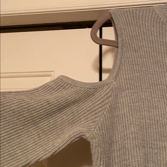 Sweater with shoulder cut outs - Picture 2 of 6